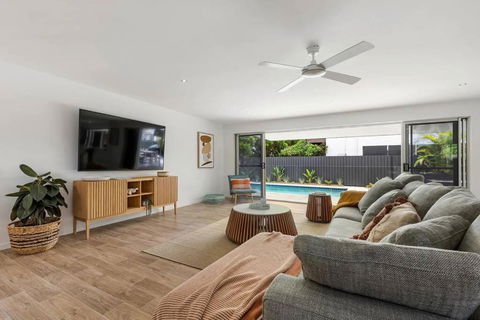 Zinc Casuarina - Australian Directory 1