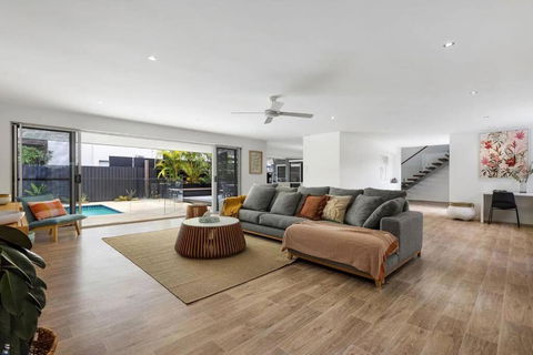 Zinc Casuarina - Australian Directory 3