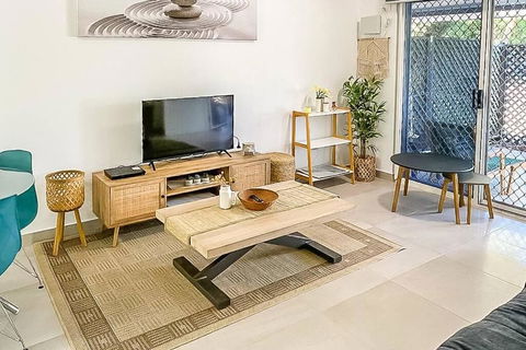ZEN GARDEN - COZY 2-BR + Modern Design W/ Aircon - Australian Directory 3