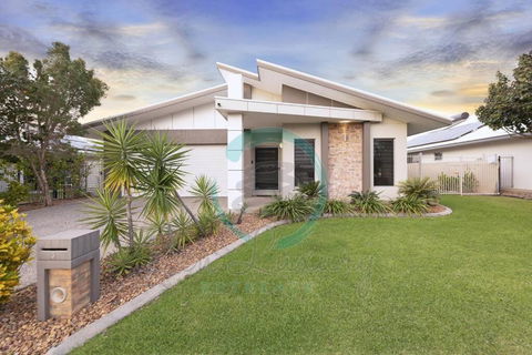 Zenhouse: 4BR Stylish Work/Family Home In Muirhead - Australian Directory 0