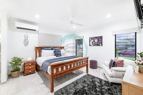 Zenhouse: 4BR Stylish Work/Family Home In Muirhead - Australian Directory 2