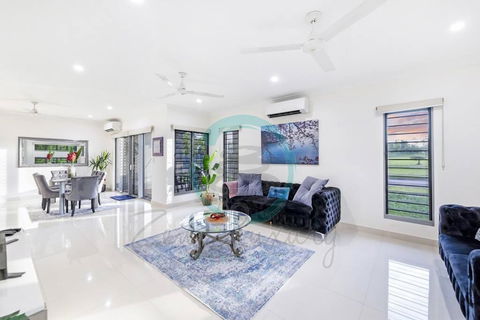 Zenhouse: Stylish Muirhead Home Near Park/Hospital - Australian Directory 0