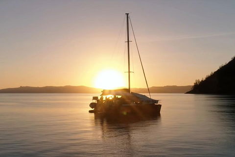 2-Night Whitsunday Islands All-Inclusive Sailing Tour From Airlie Beach - Australian Directory 0
