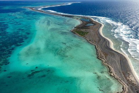 Pink Lake + Abrolhos Islands Scenic Flight - Australian Directory 3