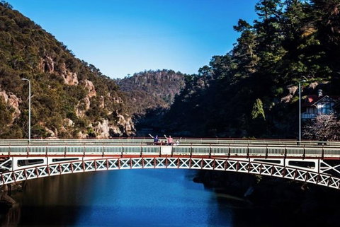 3.5 Hours Walking Tour To Cataract Gorge With Local Guide - Australian Directory 4