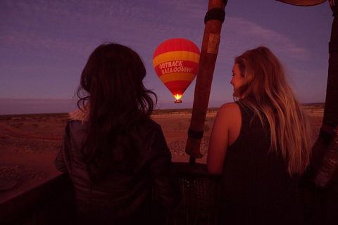 Early Morning Ballooning In Alice Springs - Australian Directory 1
