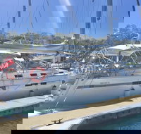 Sailing Curlew Escape on Moreton Bay - Australian Directory