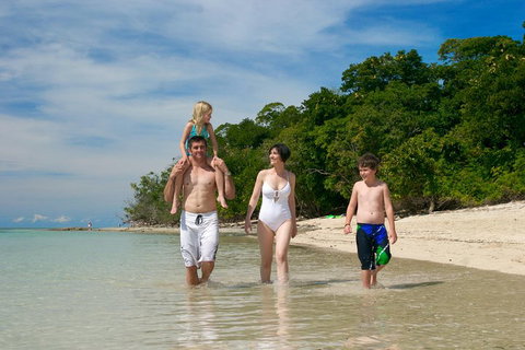 Green Island Discovery Including Glass Bottom Boat Tour Departing Cairns - Australian Directory 1