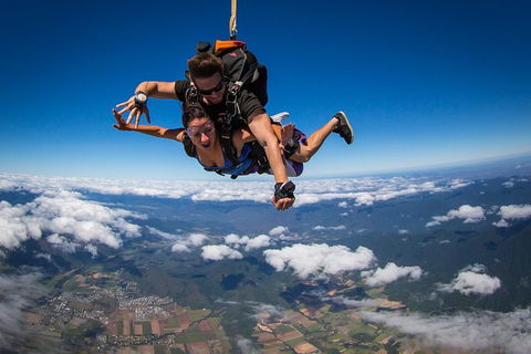 Reef And Rainforest Tandem Sky Dive In Cairns - Australian Directory 3