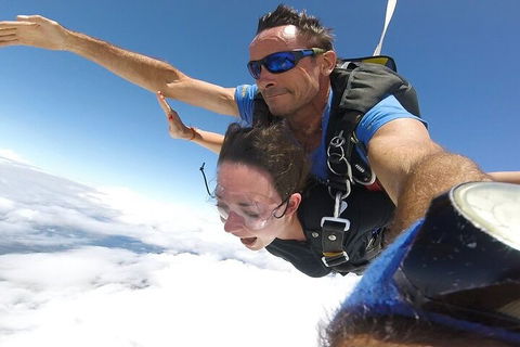 Reef And Rainforest Tandem Sky Dive In Cairns - Australian Directory 4