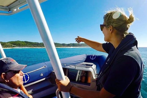 Julian Rocks Byron Bay Cruise - Australian Directory 3