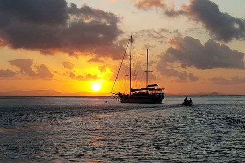 2-Day Whitsundays Sailing Adventure: SV Whitehaven - Australian Directory 4