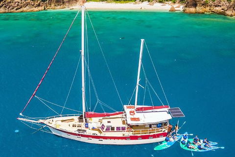 2-Day Whitsundays Sailing Adventure: SV Whitehaven - Australian Directory 5