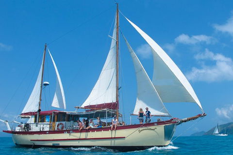 2-Day Whitsundays Sailing Adventure: Summertime - Australian Directory 1