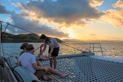 Sunset Sail In The Whitsundays - Australian Directory 2