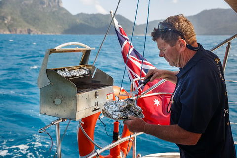 2-Night Cabin Charter Aboard Cruising Yacht Milady - Australian Directory 5