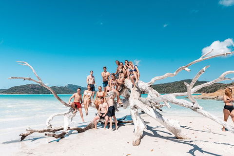4 Day & 3 Night Whitsunday Islands & Outer Reef Sailing Adventure On Condor - Australian Directory 0