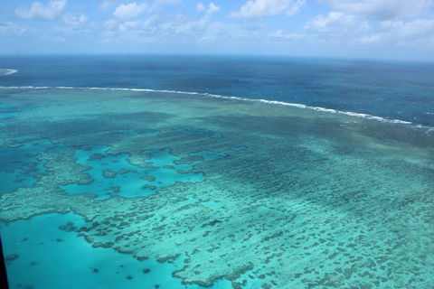 Reef And Island Scenic Flight From Airlie Beach - Australian Directory 1