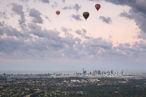 Melbourne Sunrise Balloon Flight & Champagne Breakfast - Australian Directory 5